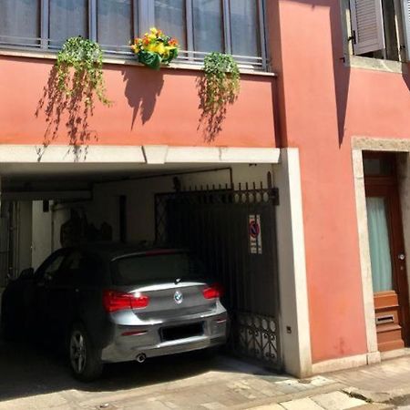 Che Piacere! Udine In Centro Col Posto Auto Apartment Ngoại thất bức ảnh